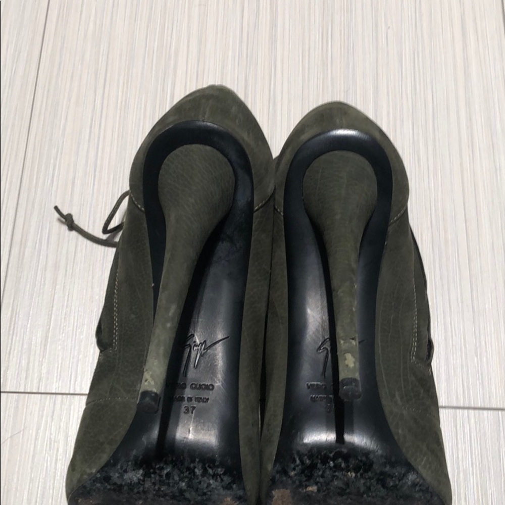 Giuseppe Zanotti open toe suede green booties - Picture 5 of 5